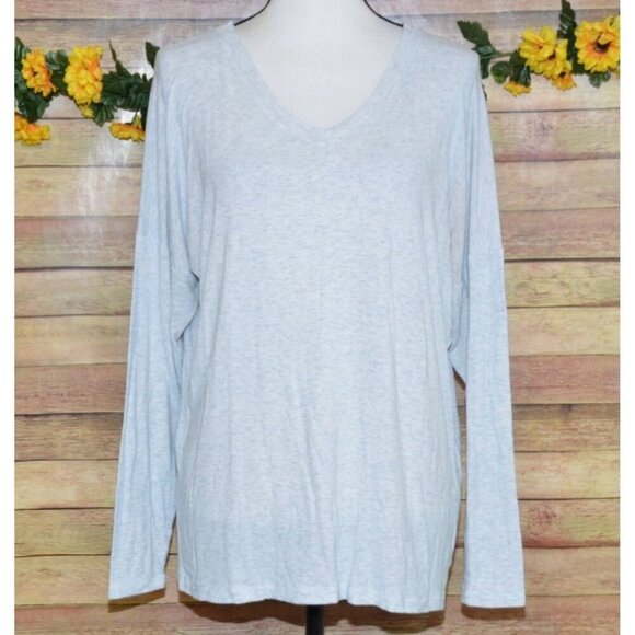 Cabi Ladies M Light Gray Silver Long Sleeve Knit Top V-Neck Stretch Ribbed - Picture 1 of 7